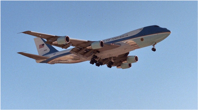 AF1 Apr 2006.jpg